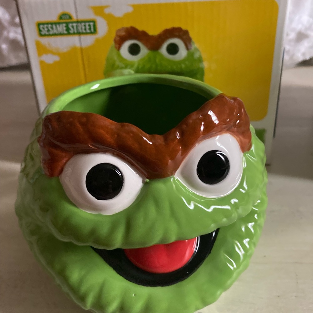 Oscar the Grouch set of mugs